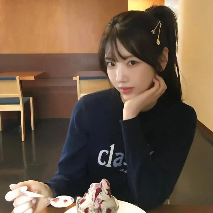 与鹦鹉同住